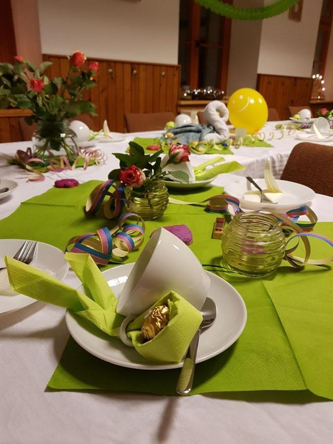 Teichcamp Hostel Großhartmannsdorf Kültér fotó